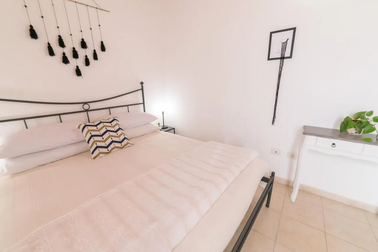 Guest house Yenne Rooms Wifi-Ac Cagliari