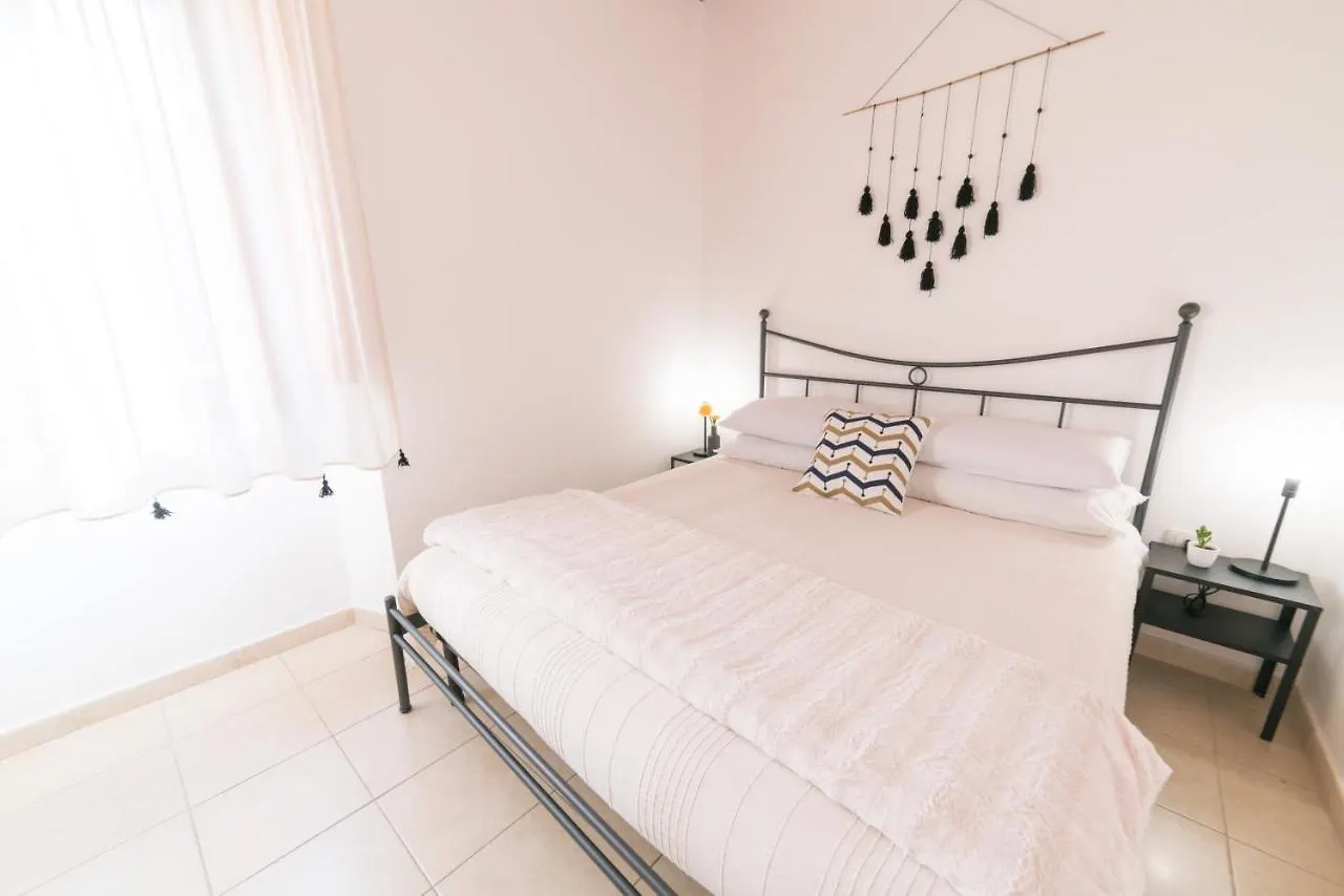 Yenne Rooms Wifi-Ac Cagliari Guest house