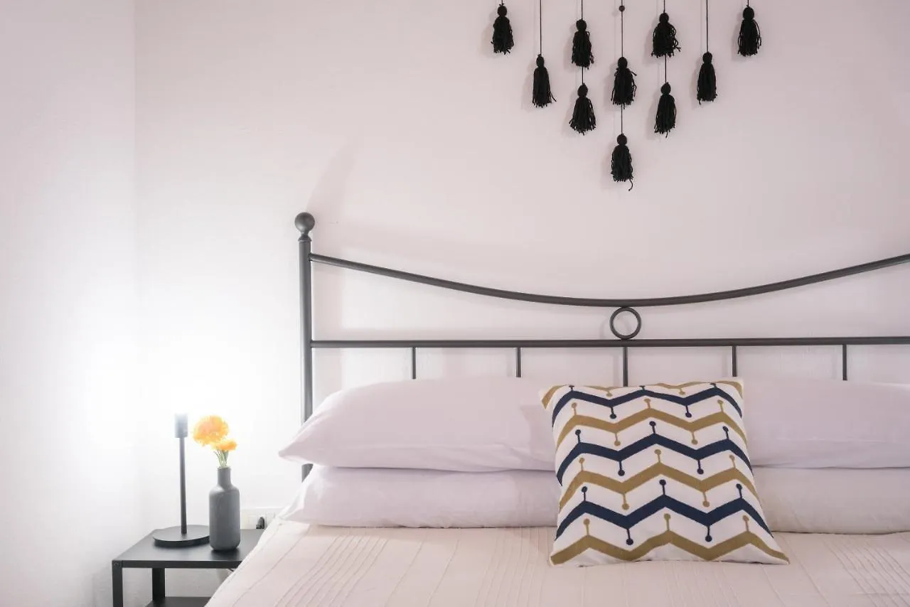 Guest house Yenne Rooms Wifi-Ac Cagliari
