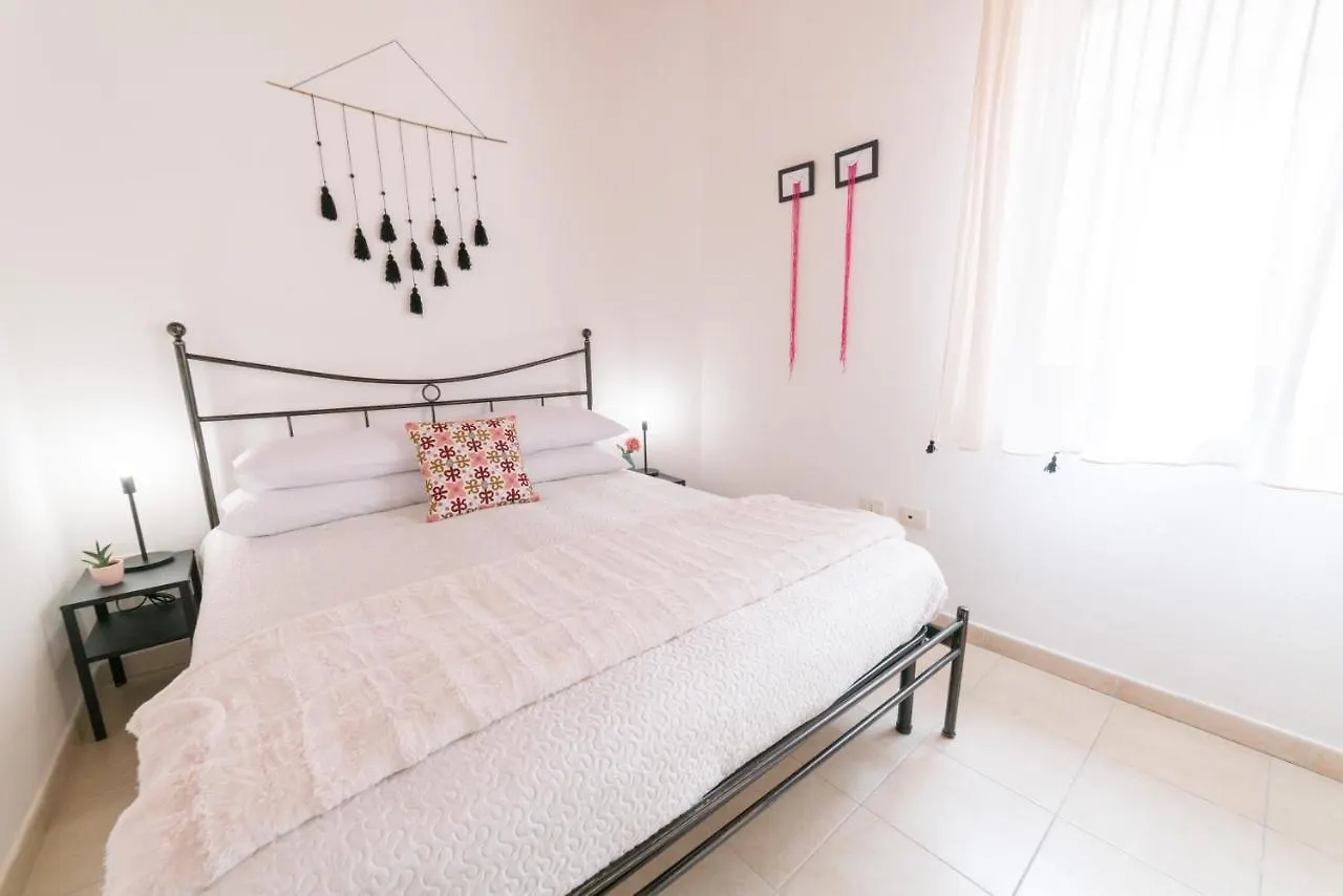 Guest house Yenne Rooms Wifi-Ac Cagliari