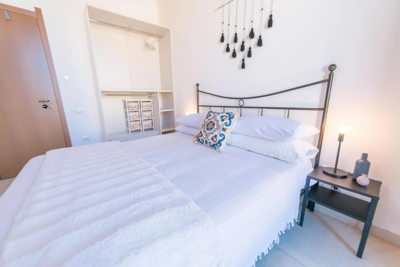 Yenne Rooms Wifi-Ac Cagliari Guest house