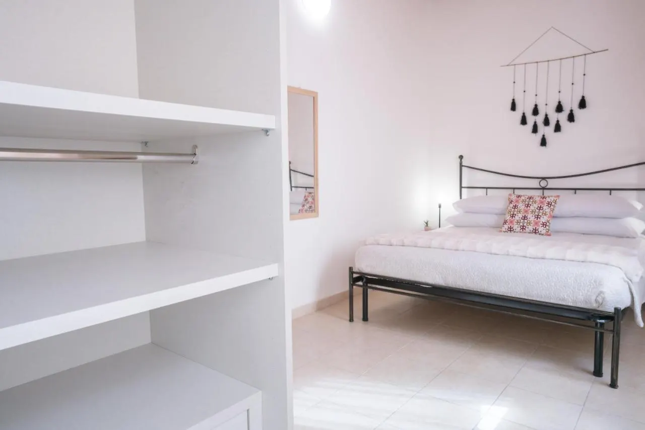 Yenne Rooms Wifi-Ac Cagliari 0*,  Italy