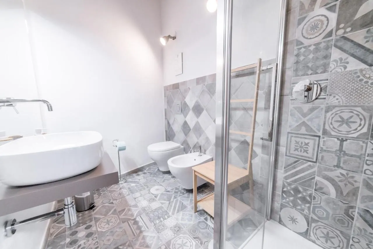 Yenne Rooms Wifi-Ac Cagliari Italy