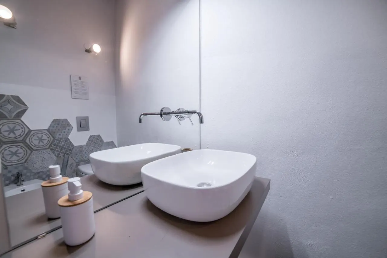 Yenne Rooms Wifi-Ac Cagliari Guest house
