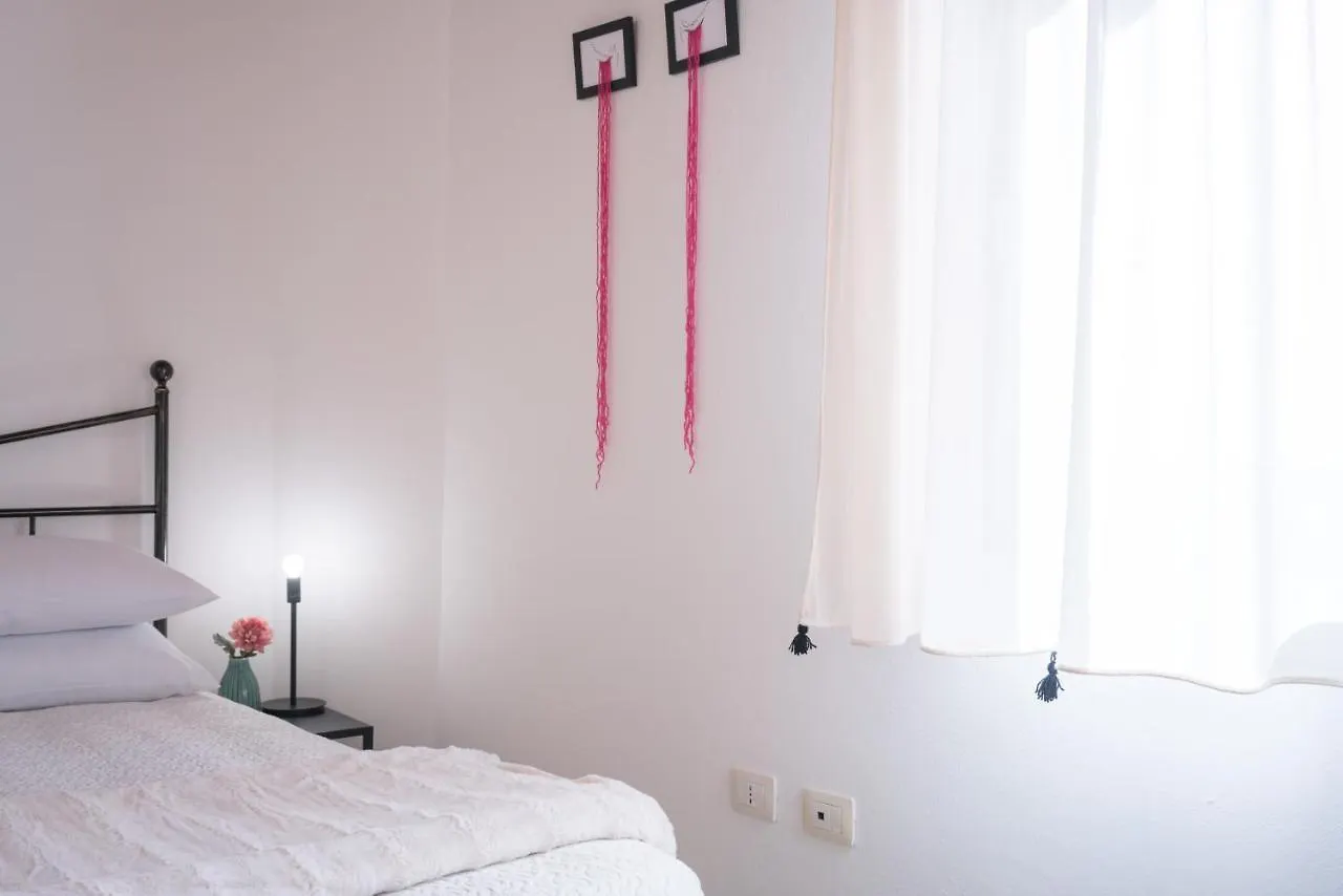 Yenne Rooms Wifi-Ac Cagliari Guest house